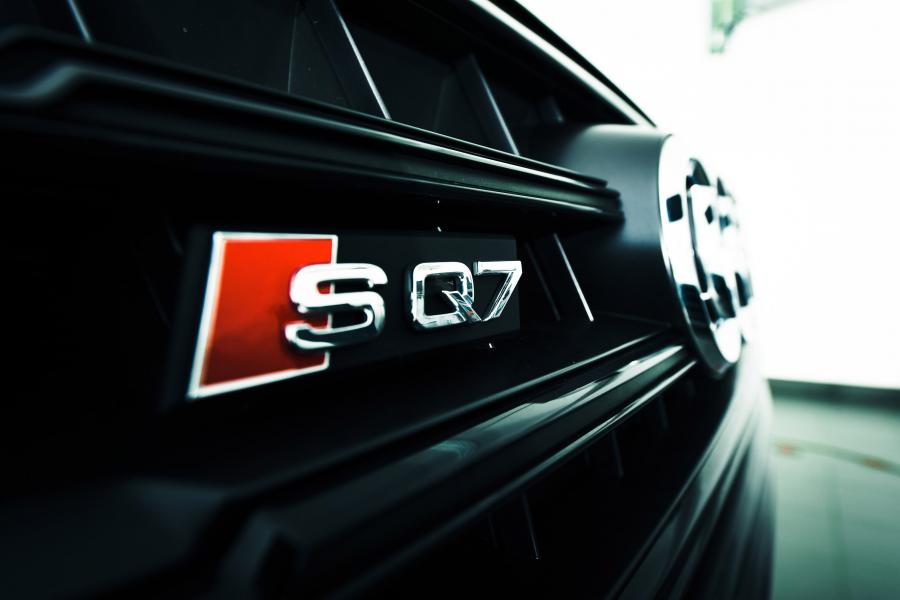 Логотип Audi SQ7 TDI by Speed Buster 2017 года  (фото 7 из 9)